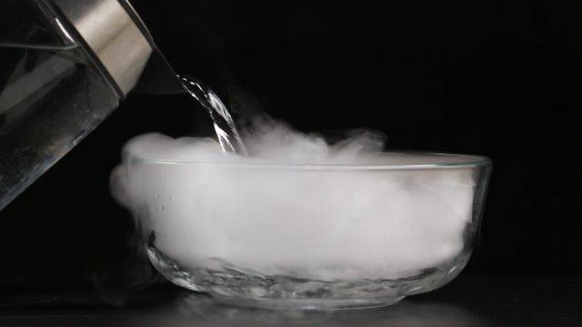被干冰冻伤的处理方法,北外滩干冰供应